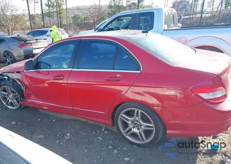 2009 Mercedes-Benz C 300 Sport z USA, uszkodzony, nr VIN WDDGF54X79R044321